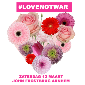Bloemenwinkel met toonbank en grote gele vaas.